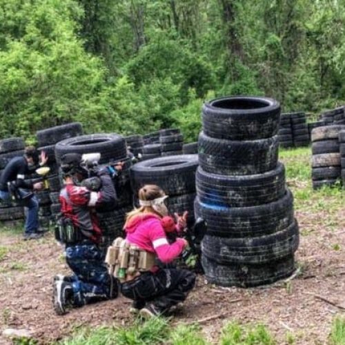 players on tire field